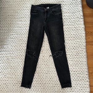 H&M Divided Distressed Skinny Jeans with Raw Hem (6)